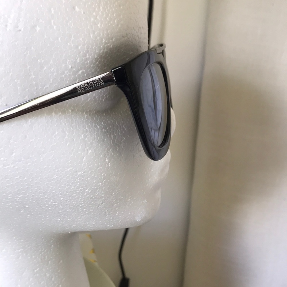 Sunglasses - Picture 3 of 5